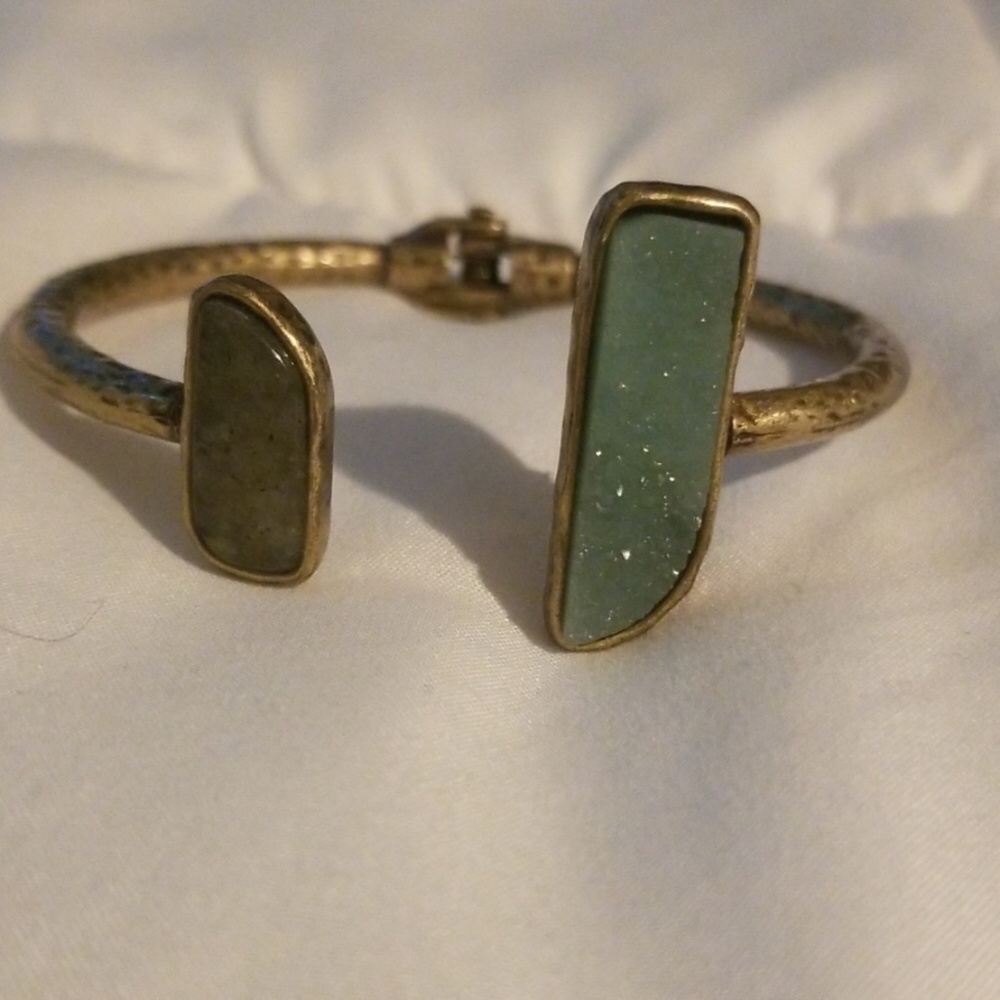 💚Anthropologie Gemstone Bangle💚